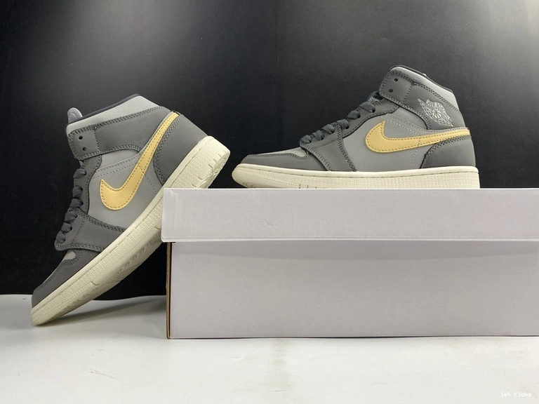 Jordan Grey 1 Onyx - BQ6472-020 (W) Mid 0201